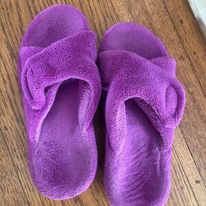 Vionic Women's purple slippers